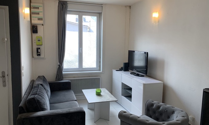 Santes House | Maison 8 Personnes, Proches des Commodité Pour Rejoindre la Métropole Lilloise