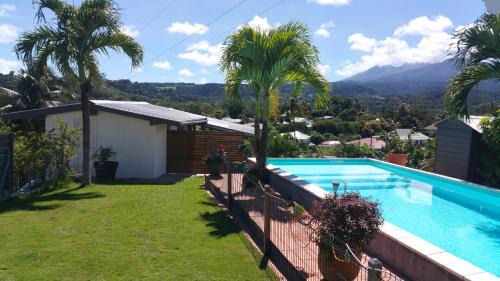 Goyave House | Maison 80 m2 super vue montagne piscine 2 chambres