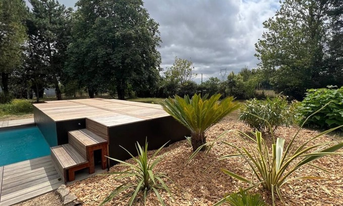 Vair-sur-Loire House | Maison au Calme Avec Piscine et Grand Jardin