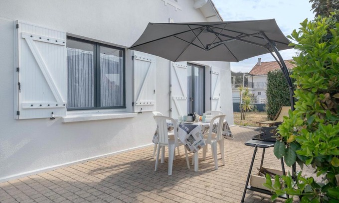 Tharon-Plage House | Maison avec jardin à 140m de la Plage
