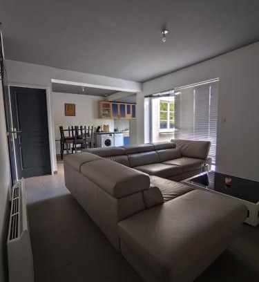 Beaumont-la-Ronce House | Maison avec jardin et parking