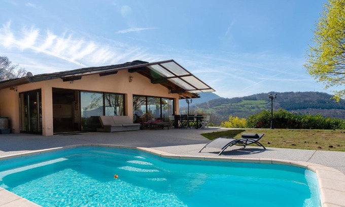 Saint-Jean-dʼArvey House | Maison avec Piscine et Spa