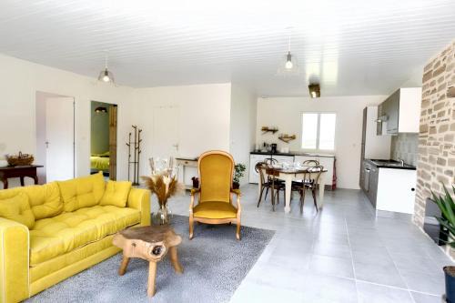 Fossemagne House | Maison chaleureuse à Fossemagne avec jardin et terrasse