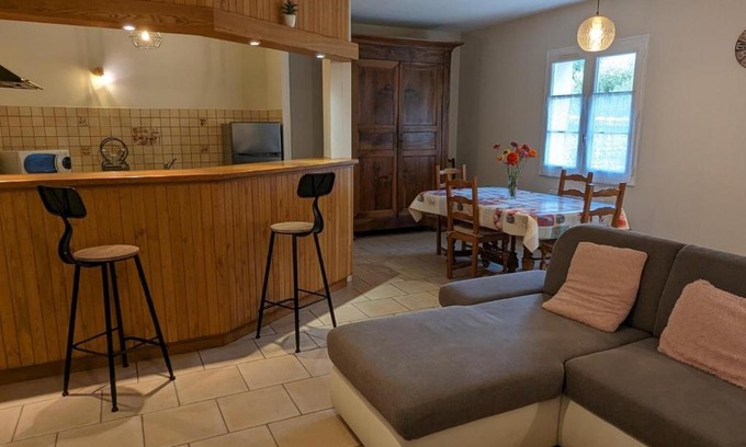 Vindelle House | Maison charentaise rénovée avec jardin privé, proche d'Angoulême et activités en bord de Charente - FR-1-653-208