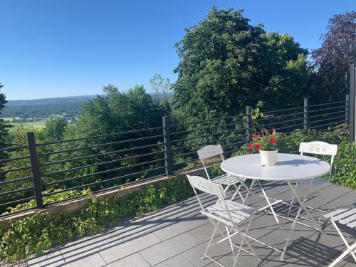 Fontain House | Maison cosy au-dessus du fort de Fontain vue magnifique sur les Montagnes du Jura