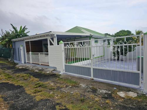 Petit-Canal House | Maison cosy avec terrasse à Petit-Canal, 45 m²
