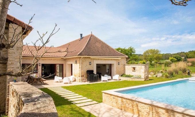 Le Change House | Maison de Famille Récemment Rénovée 8 Chambres, Piscine/spa/sauna