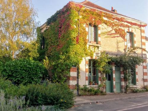 Ecueille Bed & Breakfast | Maison d'hôtes "les volets verts" et sa brocante