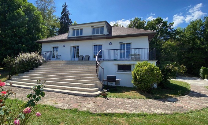 Encausse-les-Thermes Villa | Maison Dans les Bois Avec Piscine et vue Montagnes