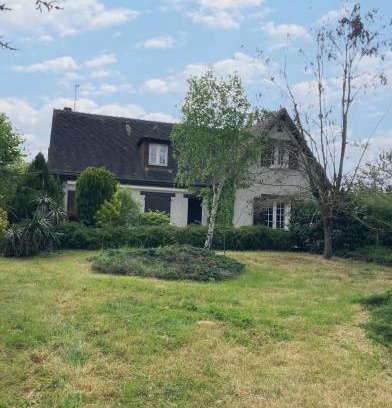 Dun-sur-Auron House | Maison dans un grand parc
