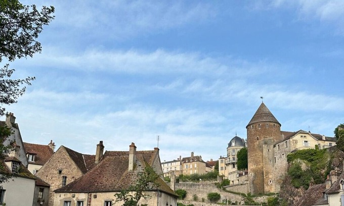 Semur-en-Auxois House | Maison de 100 m2 à 10mn à Pied du Centre-ville Médiéval