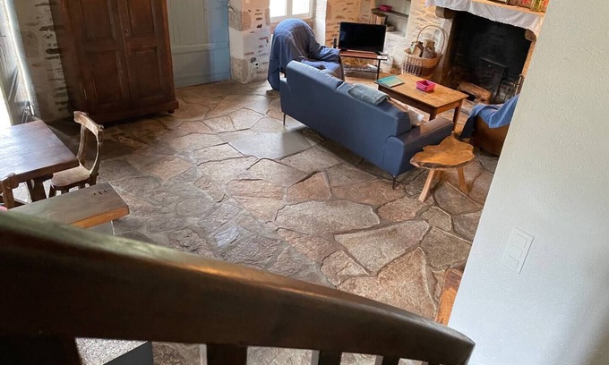 Nouzerines House | Maison de Campagne au Calme Avec Piscine