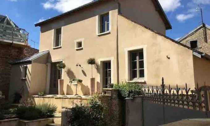 Noyers-sur-Serein House | Maison de Campagne in Beautiful Burgundy
