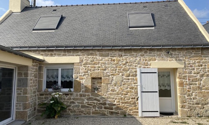 Erdeven House | Maison de Charme à Erdeven, Proche Plages et Sentiers, 3 Pièces, 4 Pers, Cour Privée - FR-1-397-38