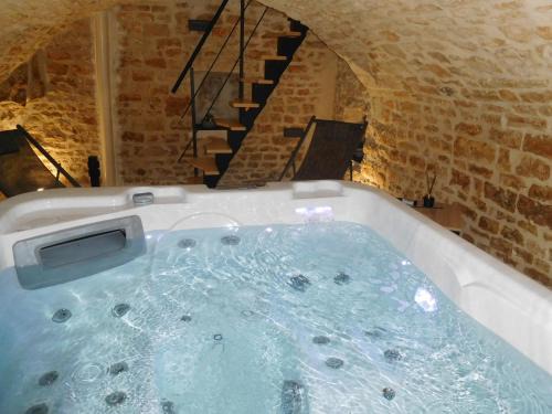 Laville-aux-Bois House | Maison de charme avec jacuzzi, nature préservée et équipements pour bébé, 4 étoiles, proche forêt. - FR-1-611-70