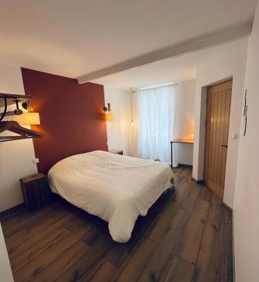 Saint-Androny House | Maison de Felix