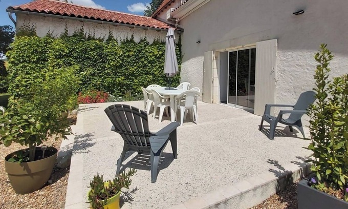 Aubeterre-sur-Dronne House | Maison de la Prairie – Peaceful countryside cottage with garden, nature & charm, near Aubeterre