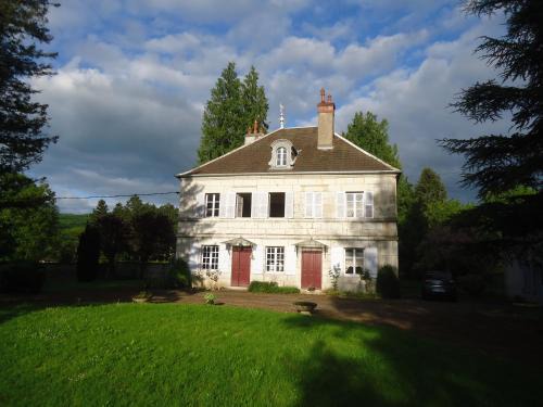 La Chapelle-sur-Furieuse House | Maison de caractere