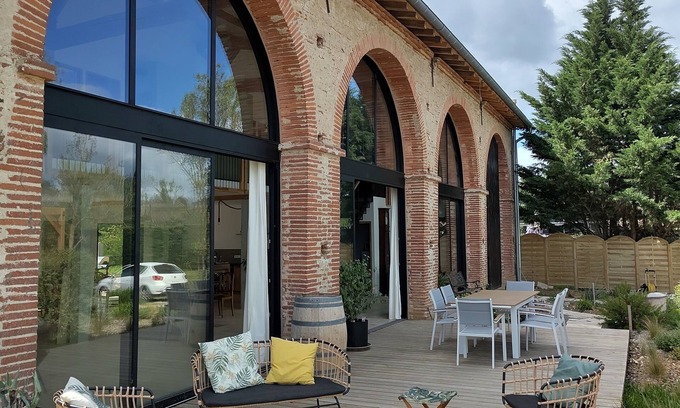 Merville House | Maison de L'orée, Grange Rénovée en Logement de Vacances