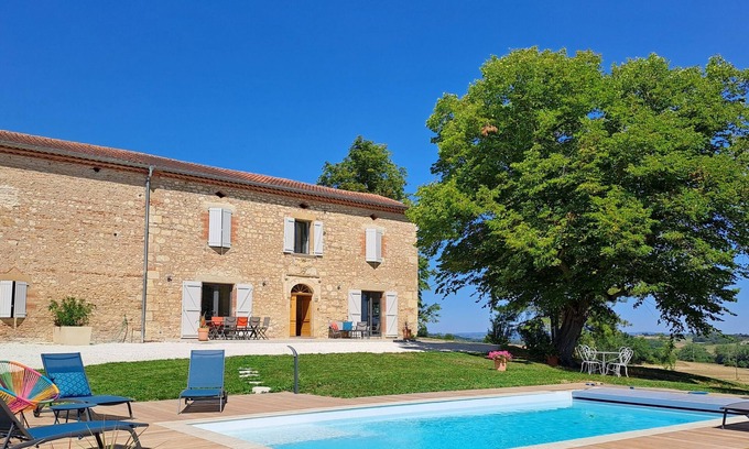 Aussac House | Maison de Maître 👨‍👩‍👧‍👦 7 persons 🏊🏼‍♀️ Swimming pool 🎣 🌳 Lake & garden