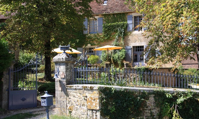 Ajat House | Maison de Maitre +petite maison Perigourdine for 12 people in the causse