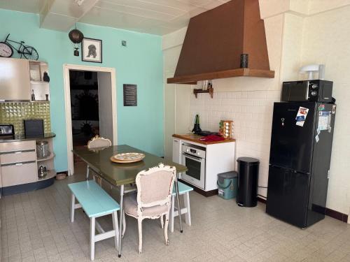 Courban House | Maison De Roxy
