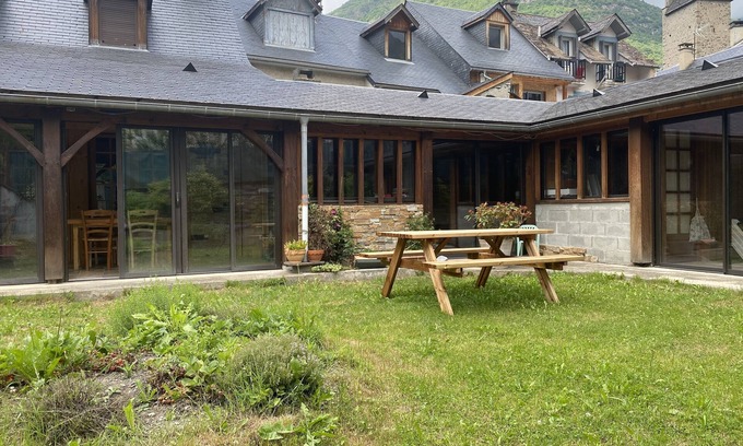 Luz-Saint-Sauveur House | Maison de Ville Avec vue Montagne et Jardin