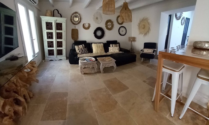 Eyragues House | Maison De Village" la Bohème "