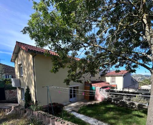 Veyre-Monton House | Maison Des Vignes