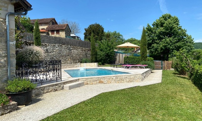 Saint-Amand-de-Coly House | Maison du Bourg with private pool - Charming gîte for 4 near SARLAT