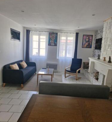 Tille Apartment | Maison Eden à 400 m de l'aéroport