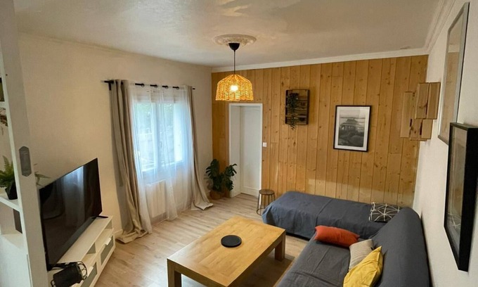Vitre House | Maison Entiere Dans Vitré, Parking Privé