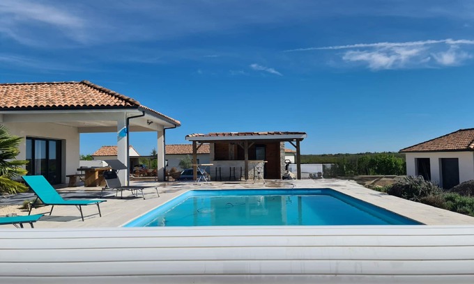 Cieurac Villa | Maison Familiale au Cœur du Village de Cieurac, Pays de la Truffe