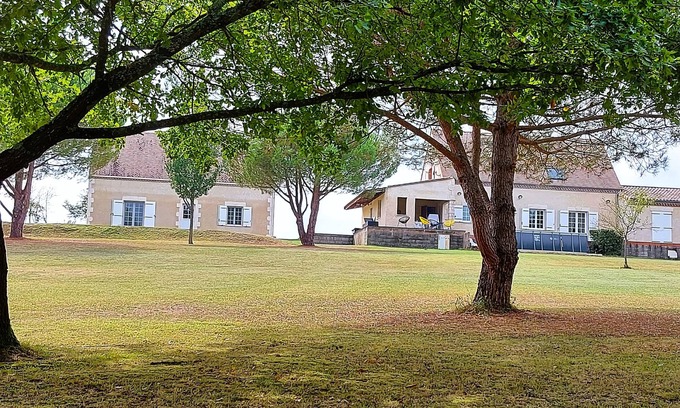 Saint-Aubin-de-Lanquais House | Maison de Charme Climatisée, Magnifique Parc Calme