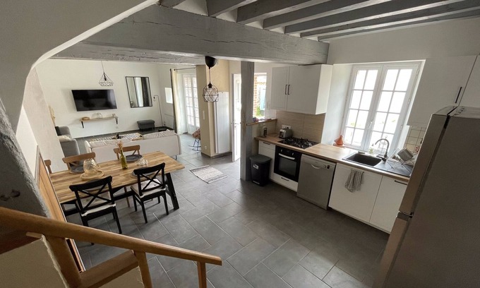 Saint-Laurent-la-Gatine House | Maison Avec Jacuzzi Gonflable
