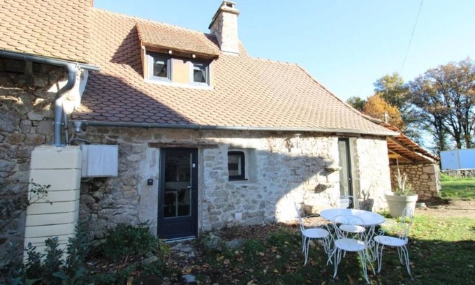 Saint-Mamet-la-Salvetat House | Maison de Campagne Rénovée Animaux de Compagnie Acceptés