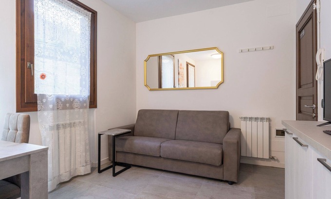 Introbio Apartment | Maison Giulia - Studio Apartment, Sleeps 2