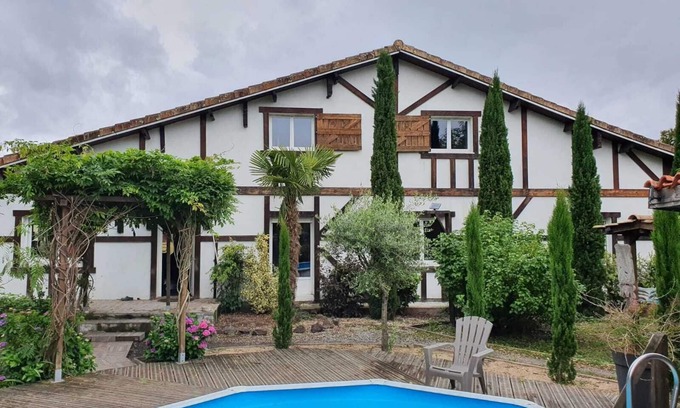 Sainte-Eulalie-en-Born House | Maison Landaise 12 Personnes Proche Lacs ET Forêts