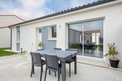 Saint-Michel-Chef-Chef House | Maison moderne pour 7 personnes à Saint-Michel-Chef-Chef