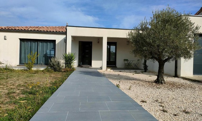 Conques-sur-Orbiel House | Maison neuve contemporaine proche Carcassonne, spacieuse, belle vue