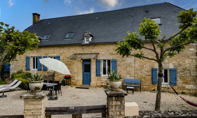 Jayac House | Maison Périgourdine de Caractère, Piscine, Située au Calme Près Sarlat-la-canéda
