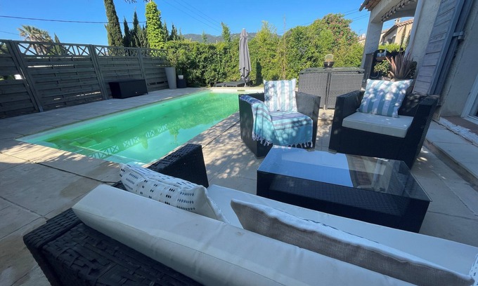 La Roquette-sur-Siagne House | Maison Pour 8 Personnes. Proche Cannes et ses Plages Avec une Piscine Privée