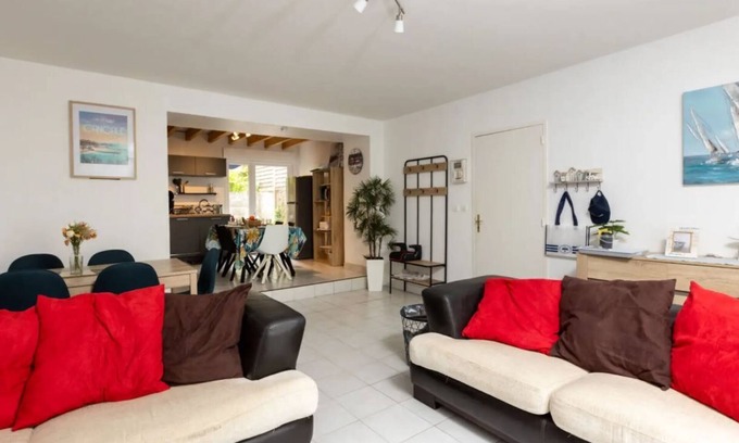 Ille-et-Vilaine House | Maison Près du Port