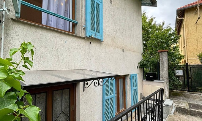 Berre-des-Alpes House | Maison Provençale Avec Terrasse