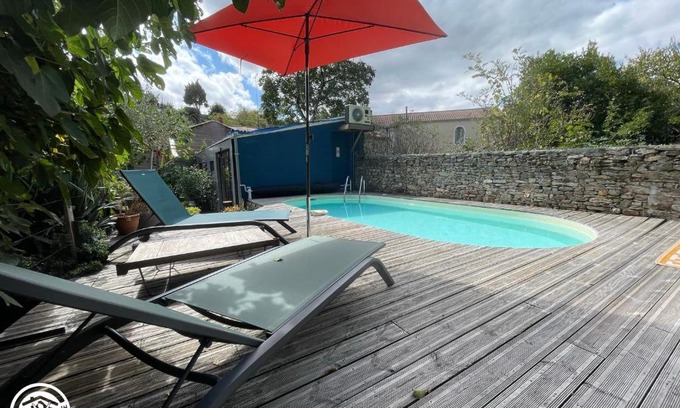 Mareuil-Sur-Lay-Dissais House | Maison rénovée avec jardin, piscine chauffée et wifi à Mareuil-sur-Lay - FR-1-426-537