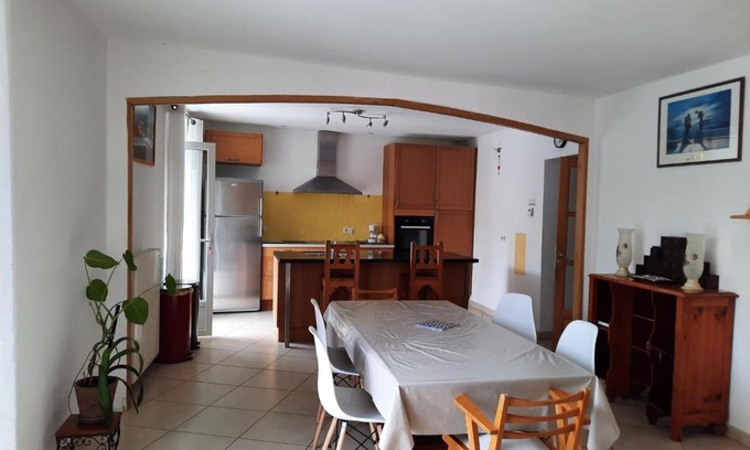 Saint-Georges-de-Luzencon House | Maison spacieuse et agréable