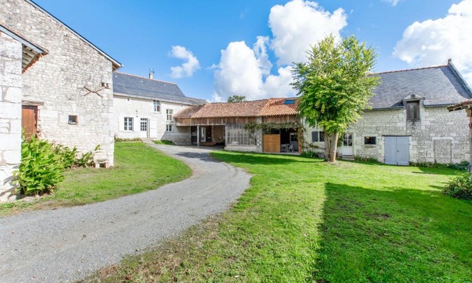 Assay House | Maison spacieuse à Assay avec jardin et cheminée