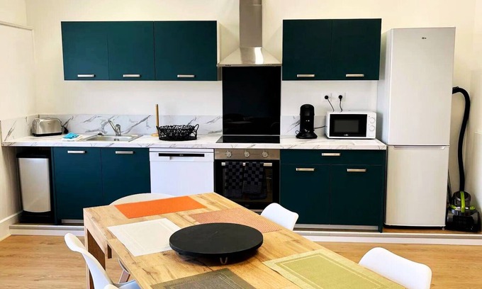 Anzin House | Maison Spacieuse: 6 Chambres,12 Pers, 4 SdB - Confort Total