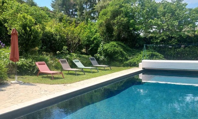 Villevieille House | Maison spacieuse avec piscine et grand jardin