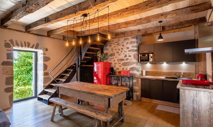 Marmanhac House | Maison typique des monts du Cantal
